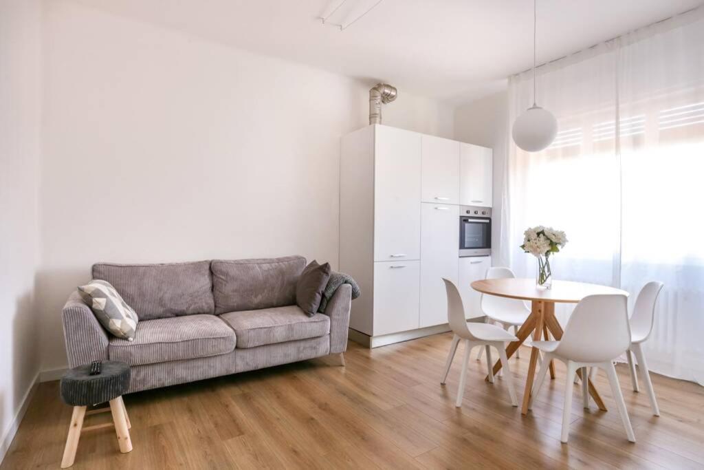Tommy'S Flat Apartment Mestre Bagian luar foto
